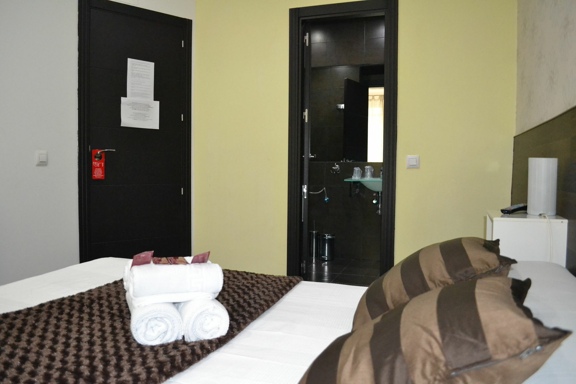 Hostal El Brezo Μαδρίτη Εξωτερικό φωτογραφία