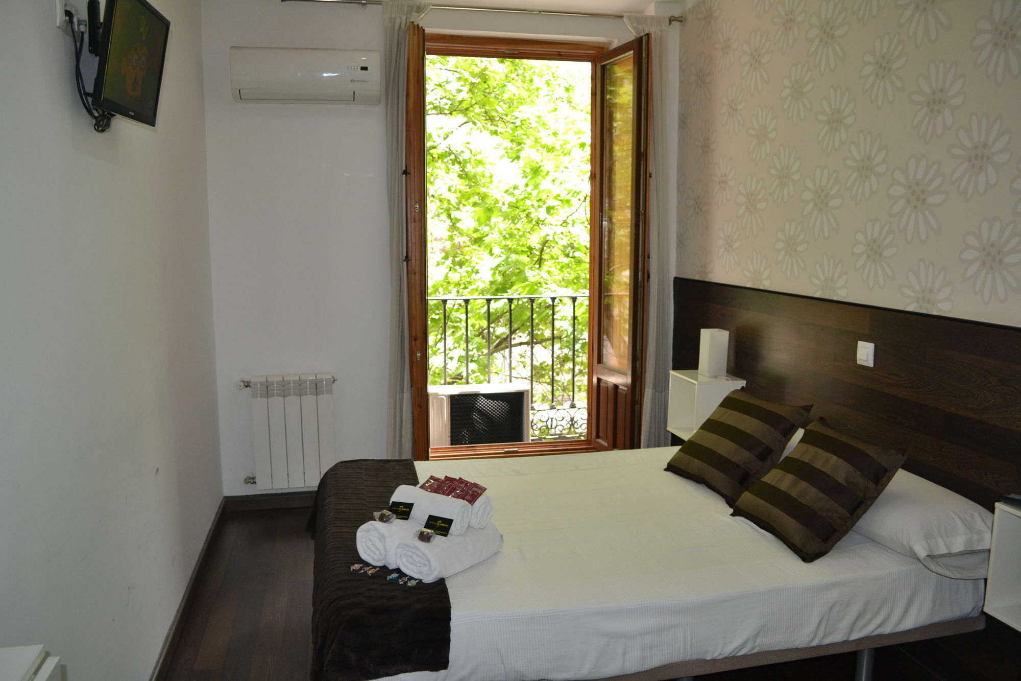 Hostal El Brezo Μαδρίτη Εξωτερικό φωτογραφία
