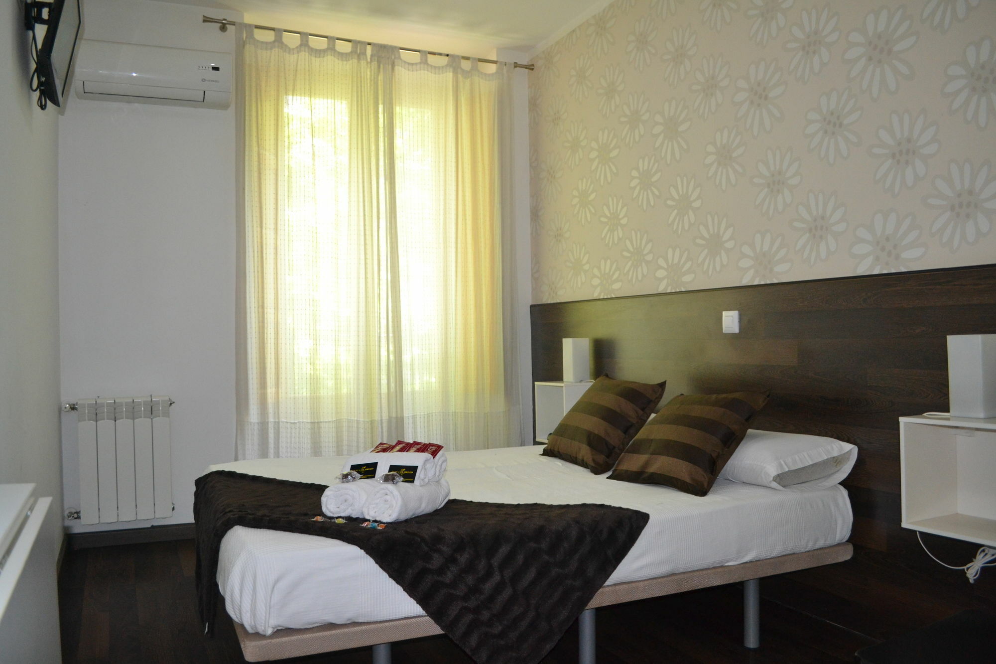 Hostal El Brezo Μαδρίτη Εξωτερικό φωτογραφία