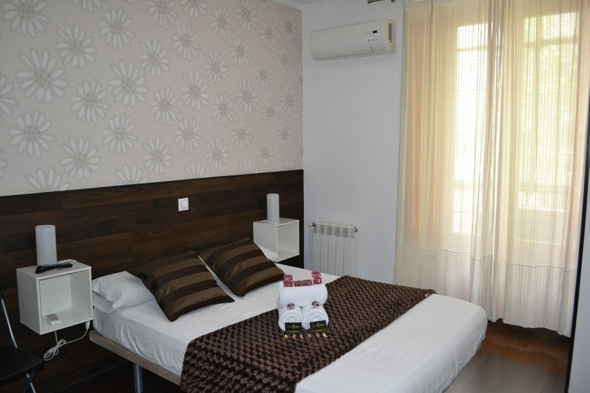 Hostal El Brezo Μαδρίτη Εξωτερικό φωτογραφία