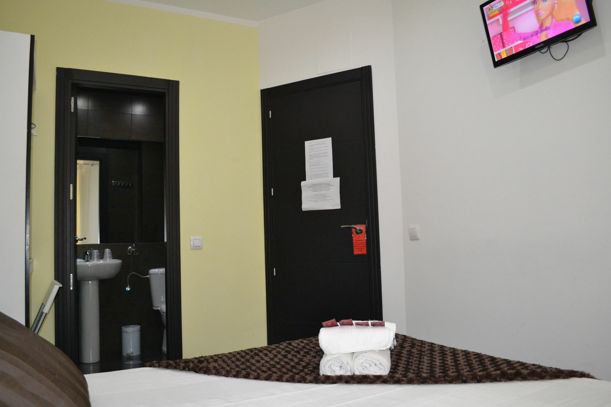 Hostal El Brezo Μαδρίτη Εξωτερικό φωτογραφία