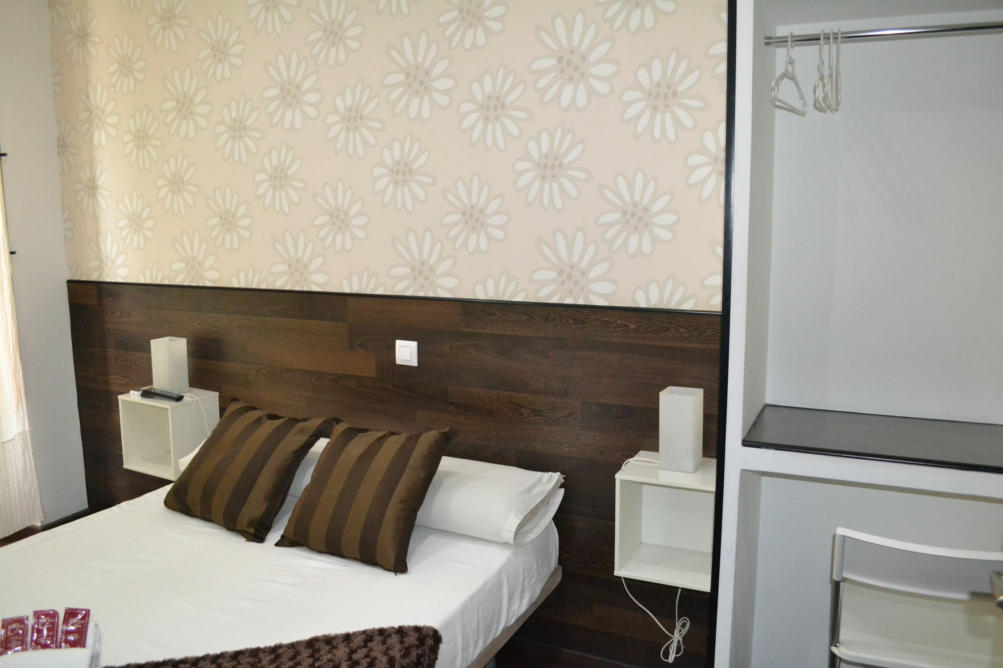 Hostal El Brezo Μαδρίτη Εξωτερικό φωτογραφία