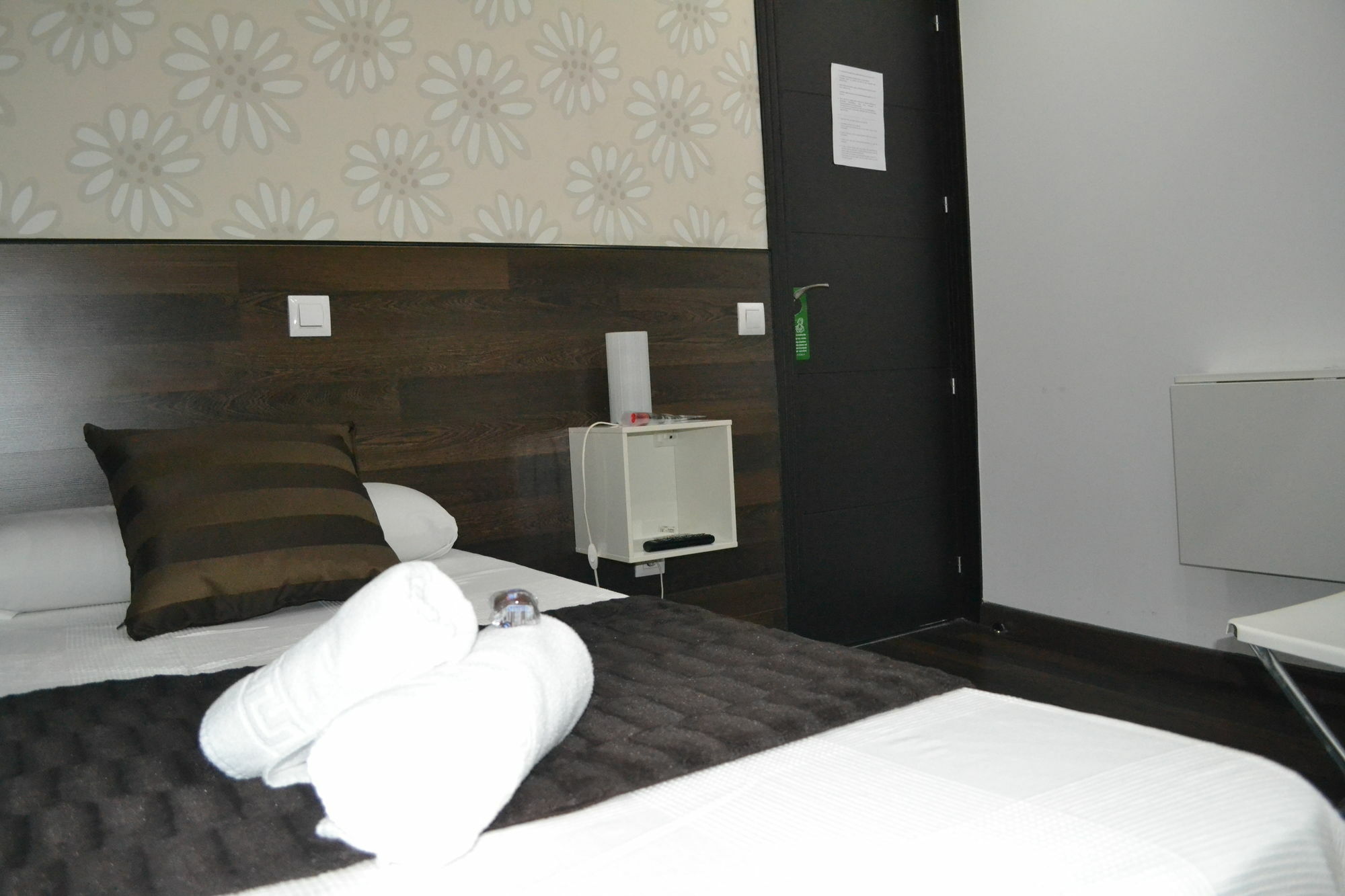 Hostal El Brezo Μαδρίτη Εξωτερικό φωτογραφία
