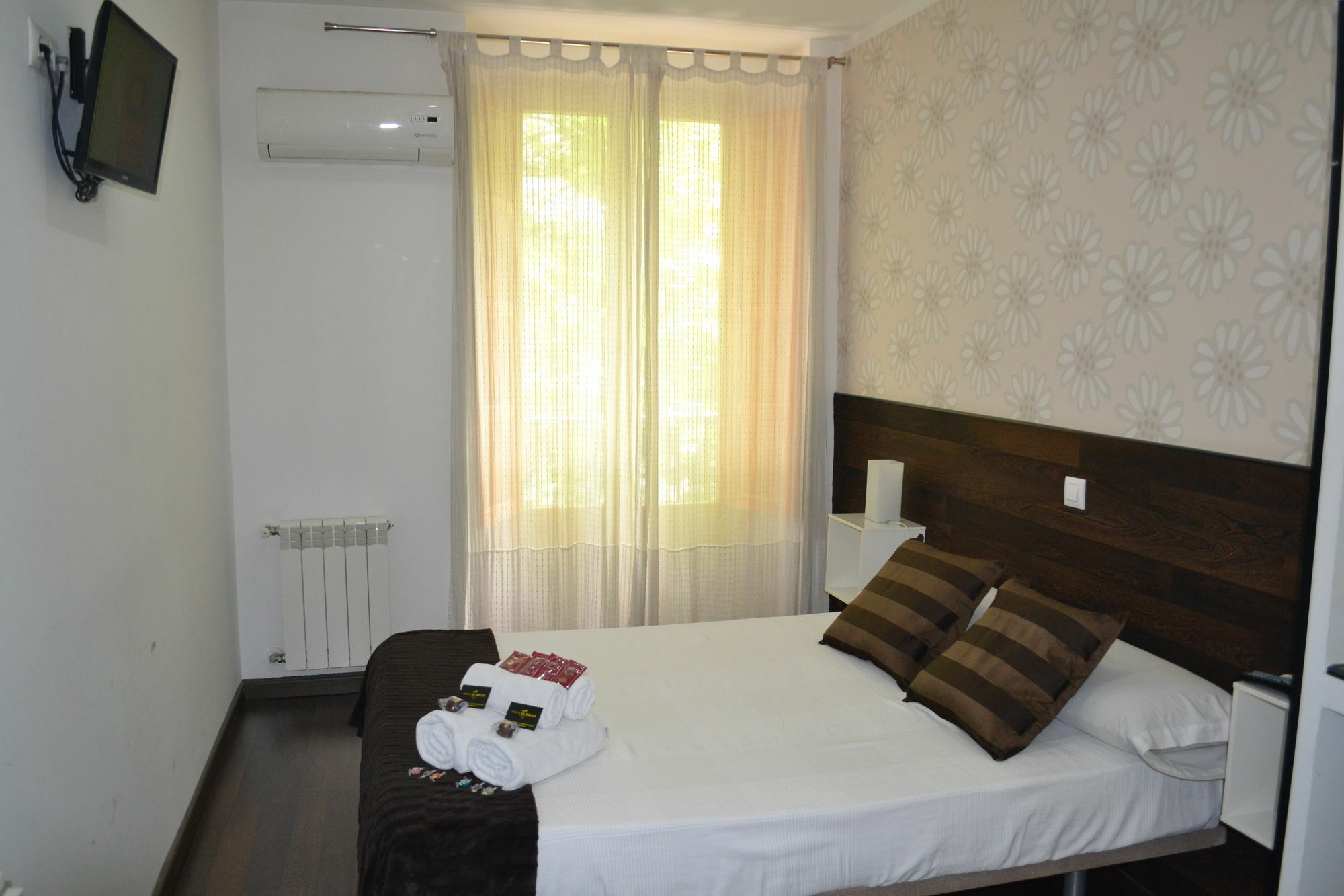 Hostal El Brezo Μαδρίτη Εξωτερικό φωτογραφία